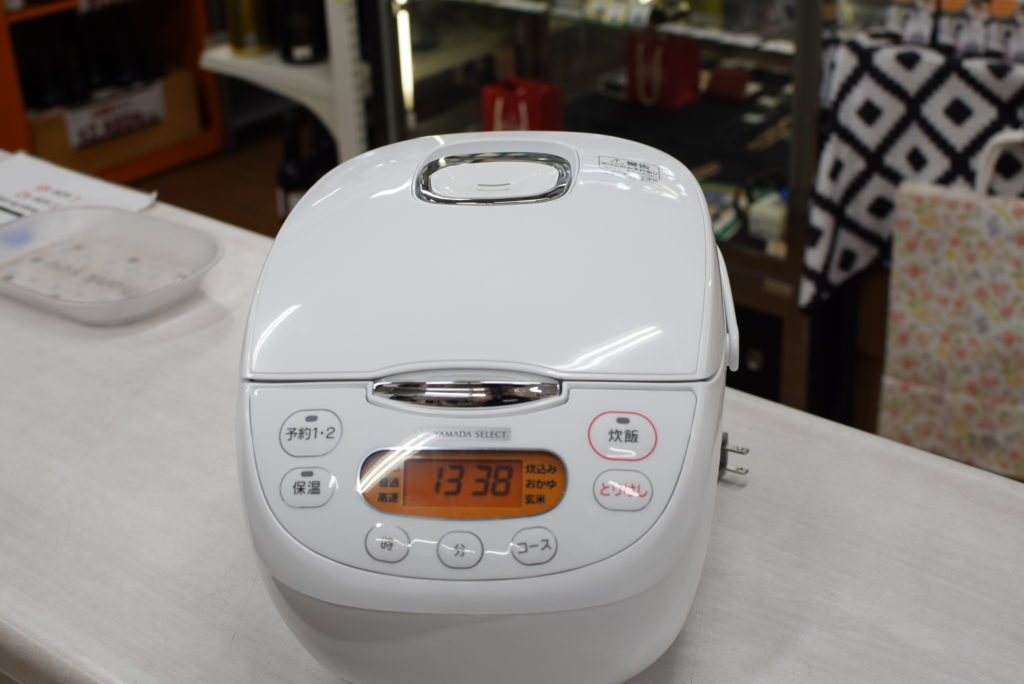マイコン5.5合炊飯器 ヤマダ YEC-M10G1
